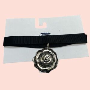 Urban Outfitters Rosette Silver Flower Pendant  Choker Necklace